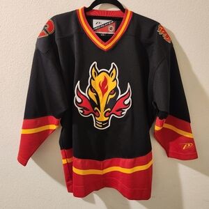 NHL Calgary Flames Vintage Blasty Jersey Size Youth L/XL